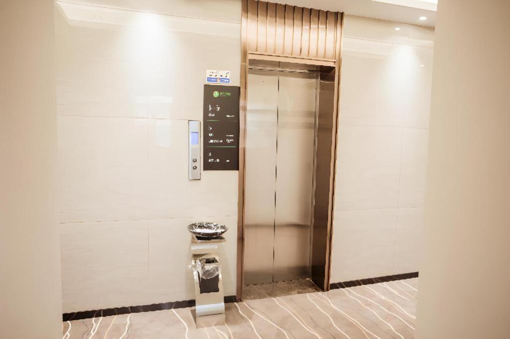 City Comfort Inn Luzhou Jiangyang District Wancheng International Экстерьер фото